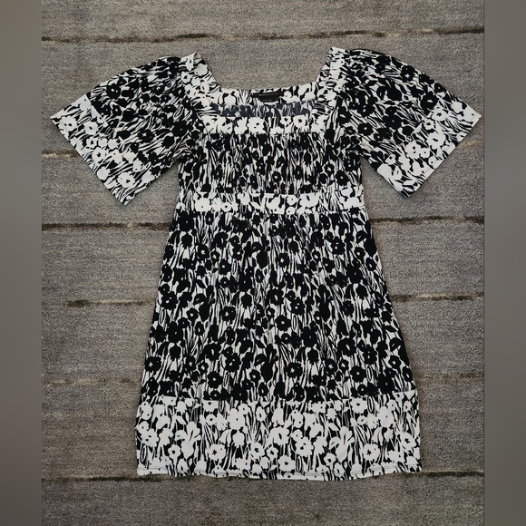 BCBGMaxAzria Dresses & Skirts - BCBG Maxazria dress